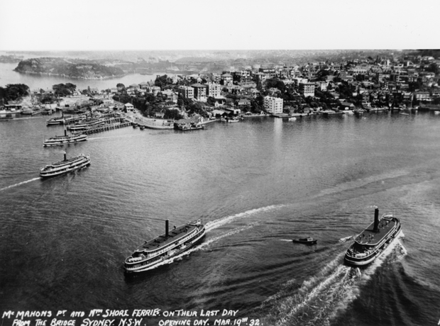 Ferries from Sydney Harbour bridge